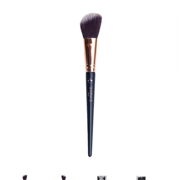 Shaina B- Contour Makeup Brush - Picture 5 of 5